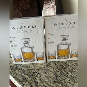 ON THE ROCKS
Classic Whiskey St

Mix At Home On The Rocks Whisky Set